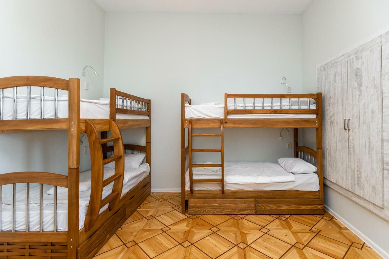 Pirosmani Hostel Tbilisi Ngoại thất bức ảnh